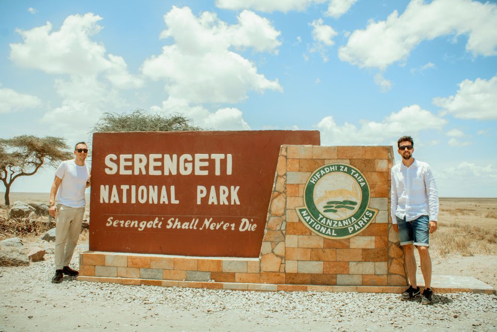 3 Days Safari Serengeti & Ngorongoro Crater Midrange lodge