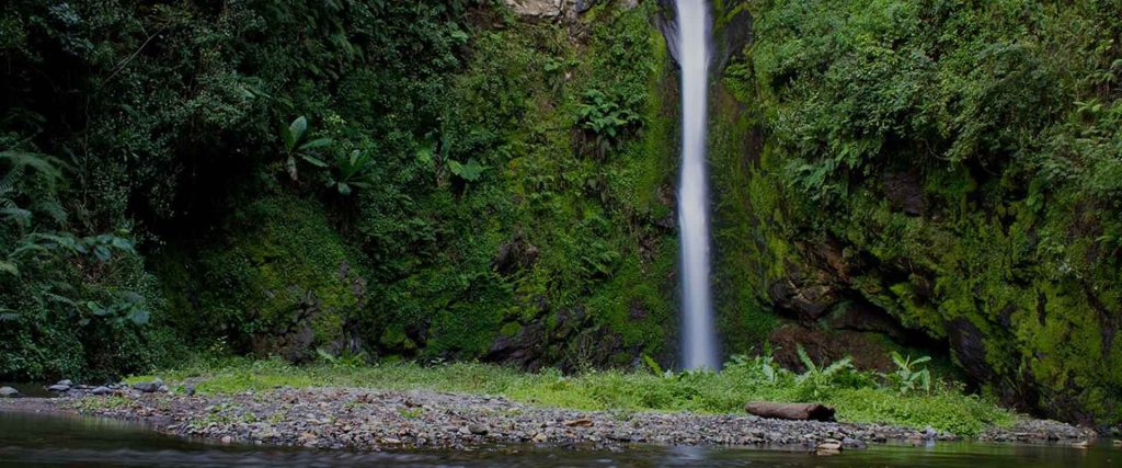 1-Day Trip To Meru Waterfall And Lake Duluti