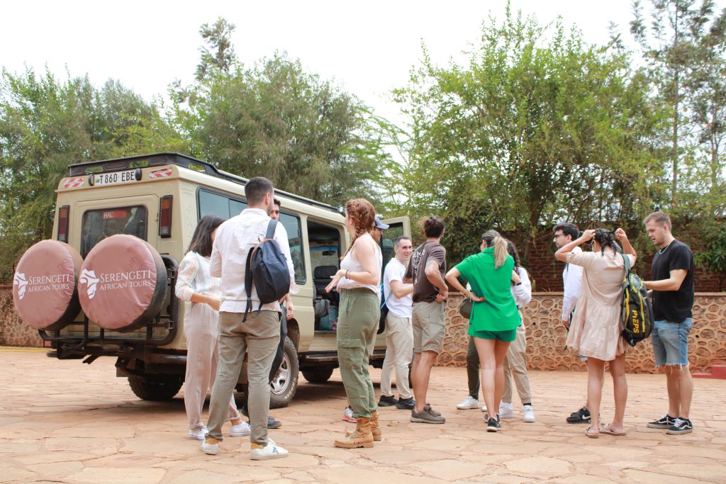 Private Safari vs. Group Safari: Which One Should You Choose? 8 IMG 1226