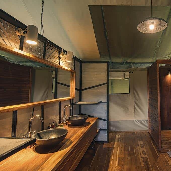 bathroom dunia camp small