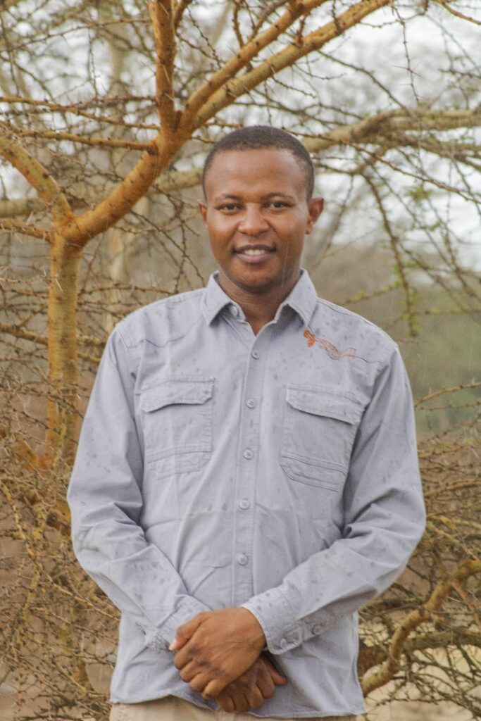 Ombeni Kisoka, Safari Guide