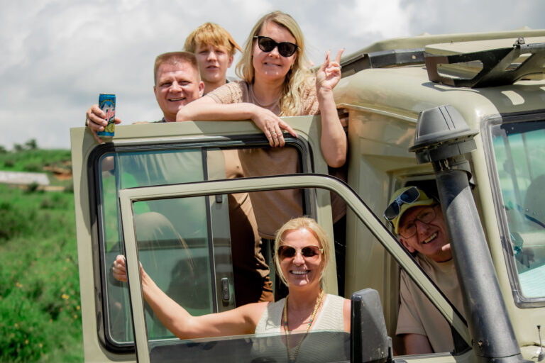 4-Day Joining Tour Staying in Midrange Lodge